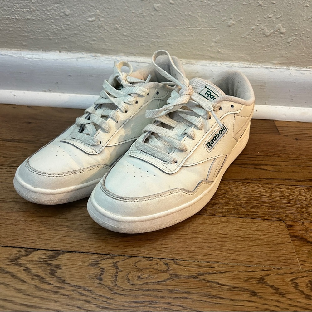 Reebok Classic White Leather Sneakers – Women’s 8.5
